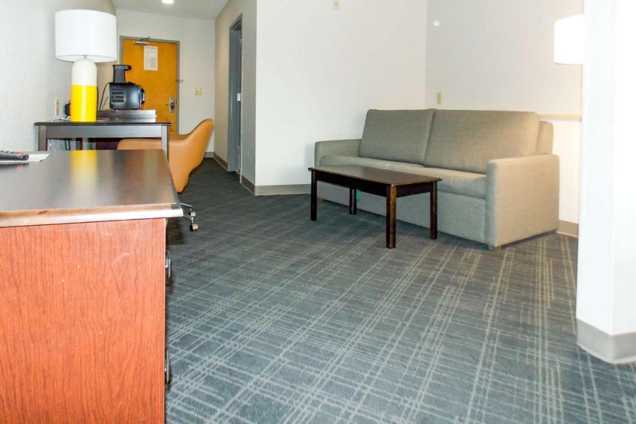 Comfort Suites Salem-Roanoke I-81 Exterior photo